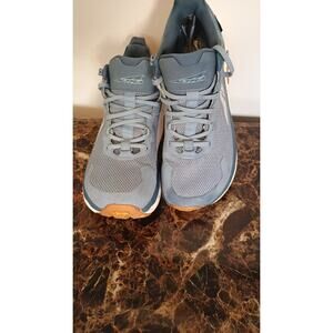 Preowned Women's Altra Olympus 5  Trail Running Shoes - Size 8.5/ Blue -White